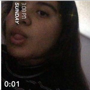 Meet your Posher, Danielle